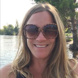 Meet your Posher, Janis